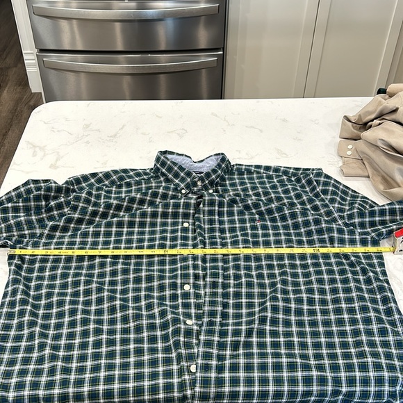 Tommy Hilfiger Classic Fit Button Down - Picture 6 of 7
